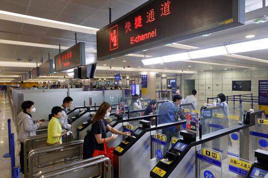 Fast-lane entry and exit services restored in Shanghai