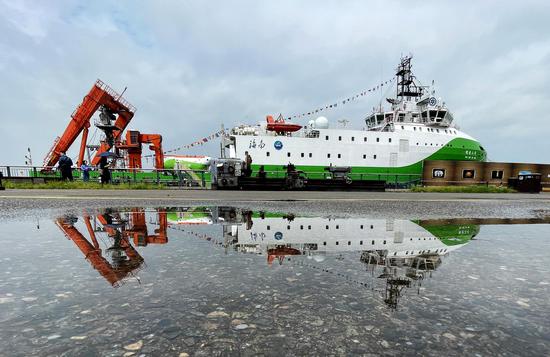 Research vessel 'Tansuo-2' docks at Fujian pier to mark International Museum Day