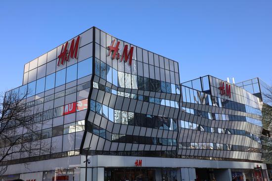 H&M to close its Beijing flagship store in Sanlitun