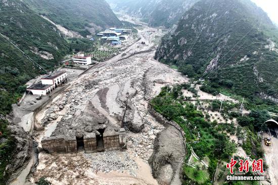 Seven missing in Sichuan landslides