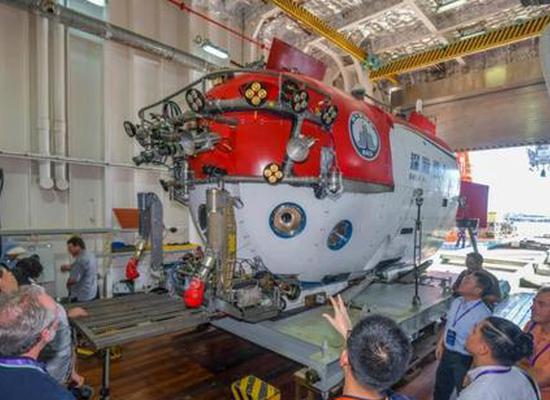 Deep-sea submersible mother ship Tansuo-2 attracts global scientists