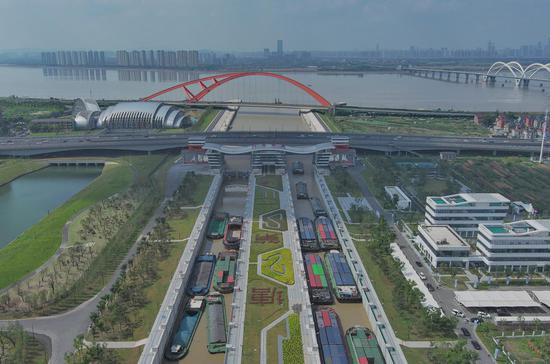 Second channel of Grand Canal put into operation in Hangzhou