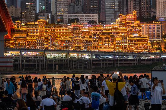 Chongqing leads nighttime economic development