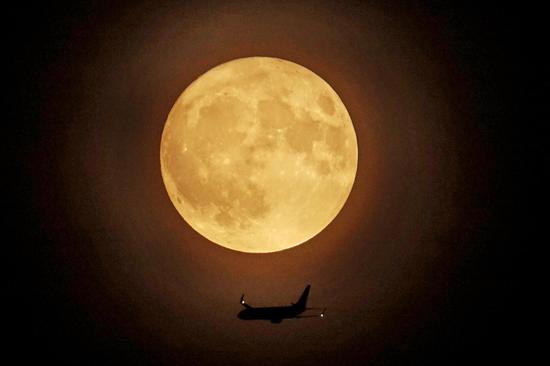 Super moon observed across China
