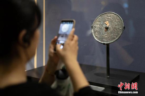 60 newly discovered relics on display in Nanjing