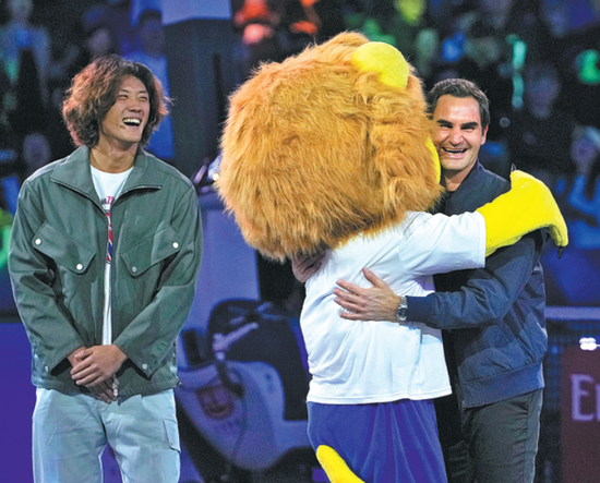 Shanghai swoons over Federer again as legend holds court