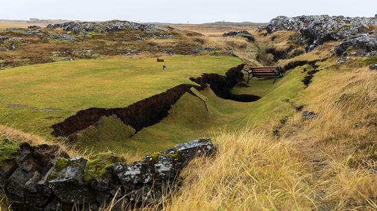 Iceland prepares for volcanic eruption