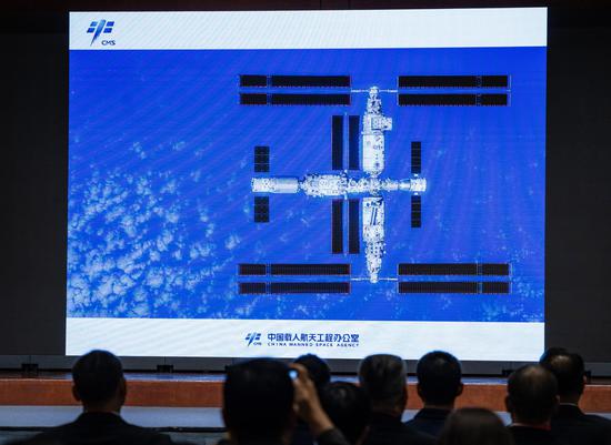 Delegation of China's manned space program meets press in Hong Kong