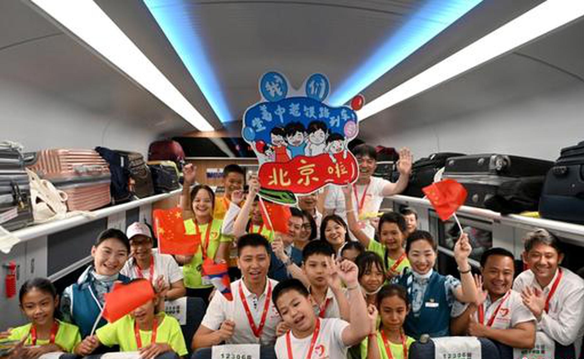 China-Laos Railway's Laos section breaks daily record with over 10,000 passengers