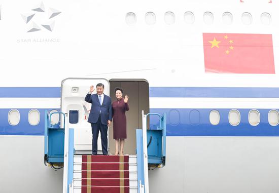 Xi arrives in Vietnam for state visit