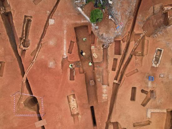 Ancient tombs excavated in Guangzhou