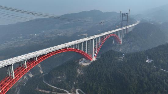 World's largest double arch bridge cconnected