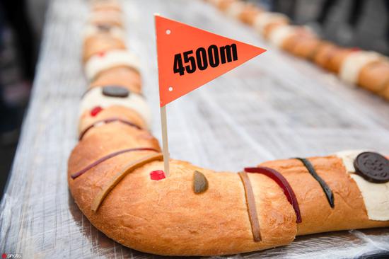 4,500-meter-long bread breaks world record