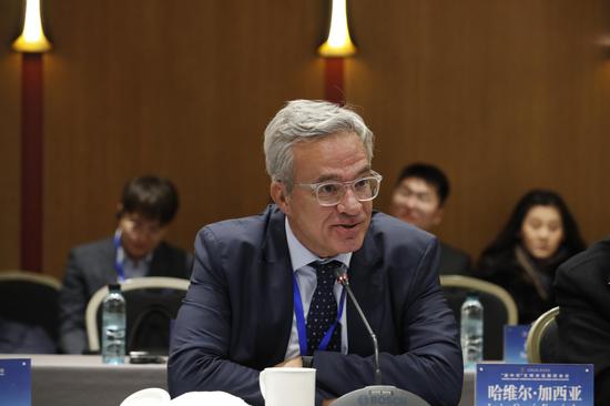  Journalism professor at Renmin University of China and former director of Agencia EFE in China Javier García Fernández makes a keynote speech at the“Decoding Zhonghua” International Conference on Dialogue among Civilizations, Jan 17, 2023. (Photo provided to China News Network)