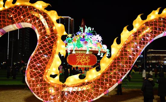 Lanterns illuminated to celebrate Lantern Festival in N China