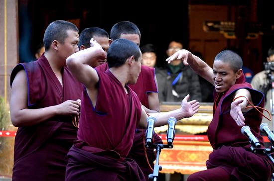 12 monks receive Buddhism's highest degree in Xizang