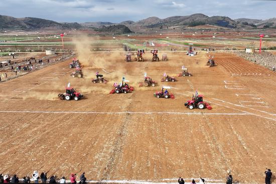 Spring ploughing season begins in SW China