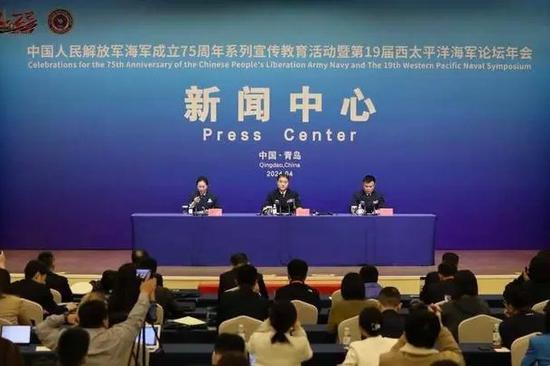 U.S. military delegation arrives for symposium held in Qingdao