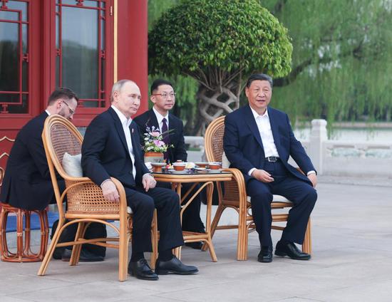 Xi holds restrictive meeting with Putin at Zhongnanhai