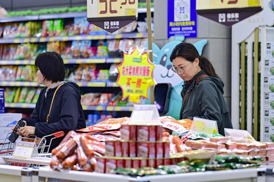China's economy continues to improve despite challenges