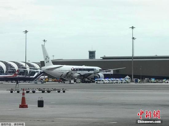 Singapore Airlines flight makes emergency landing in Bankok