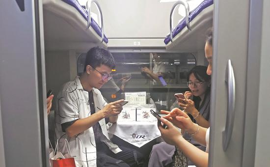 HK high-speed sleeper service praised on debut