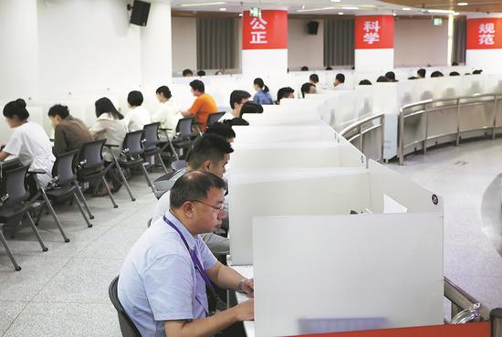 Police warn public about gaokao scams