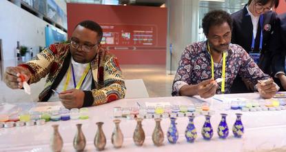 African journalists charmed by intangible cultural heritage in Beijing