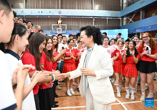 Peng Liyuan attends China-U.S. youth cultural, sports exchange activity in Beijing