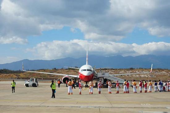 Commercial low-altitude air route in NE China's Dalian sees first test flight 