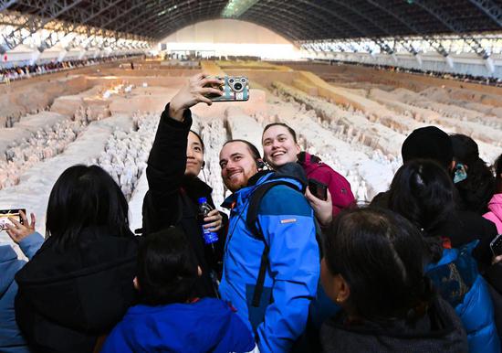 Shaanxi welcomes surge in international tourists during Spring Festival