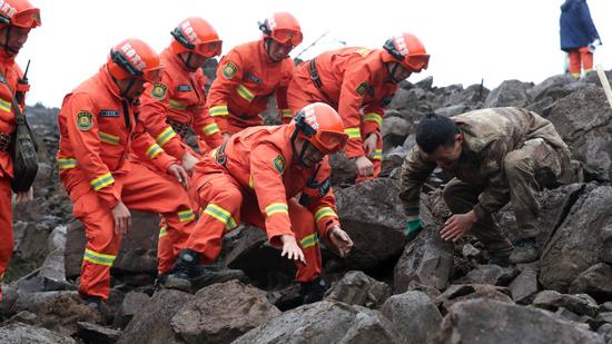 Ministries rush teams to landslide-hit Sichuan county