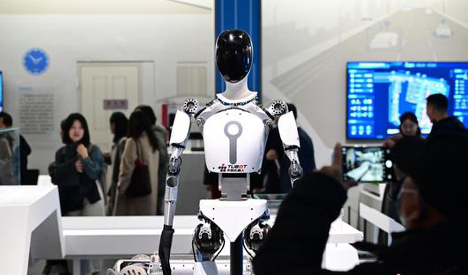 Humanoid robots to compete with humans in half-marathon race in Beijing