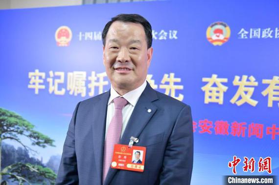 Photo taken on March 5, 2025, shows Peng Shou at the Anhui news center of two sessions . (Photo:China News Network/Chu Weiwei)