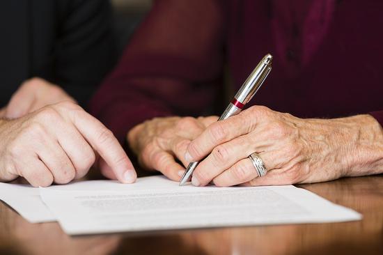 More Chinese embrace making wills earlier in life