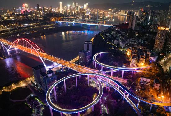 Stunning scenery of Sujiaba overpass in Chongqing