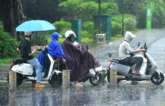 Typhoon Danas brings rain to east China
