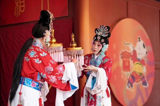 Cultural event held to celebrate Double Ninth Festival