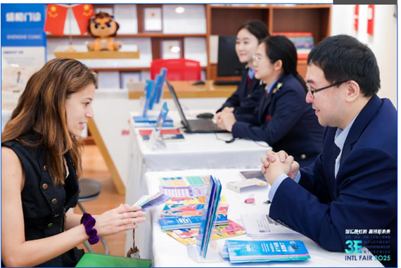 Shanghai hosts the 6th International 3E (Employment, Entrepreneurship, and Enterprise) Fair at the Gubei Civic Center in the city's Changning district on Nov 8. （Photo provided to chinadaily.com.cn）