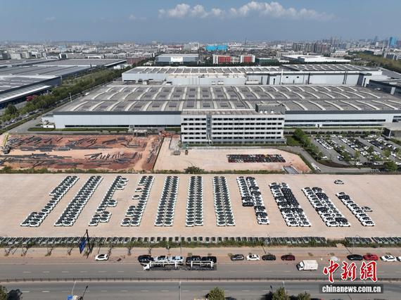 Photo taken on Oct. 12, 2025 shows a car company in Jinhua City, Zhejiang Province. (Photo/China News Service)