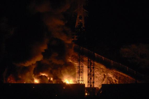 Smoke and fire rise from explosions in Caracas, Venezuela, Jan. 3, 2026. (Photo/Agencies)