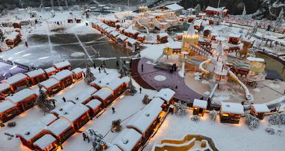 'Southern Snow Town' draws tourists to Guizhou Province