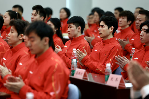 Short track speed skater Liu Shaoang (second from right) will represent China at the upcoming 2026 Milano-Cortina Winter Olympic Games. (Photo by Wei Xiaohao/China Daily)