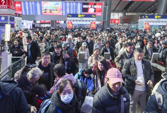 China's 2026 Spring Festival travel rush begins