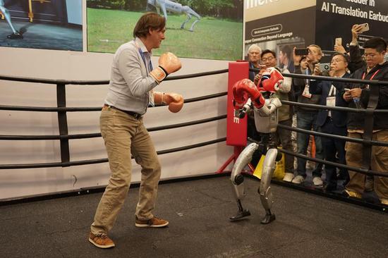 Spring festival gala highlights China's tech ambitions via robotics showcase