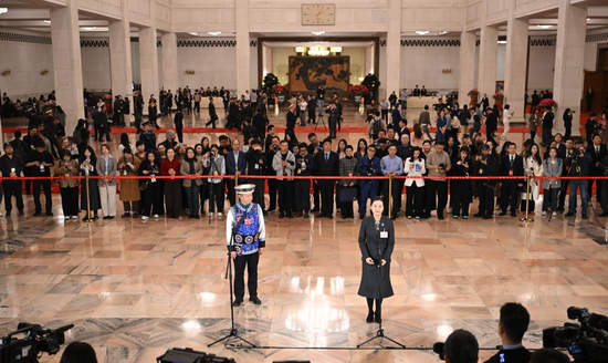 NPC deputies attend group interview ahead of closing meeting of annual session