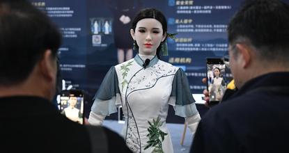 Humanoid robots draw attention at exhibition in Hangzhou