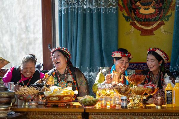 Villagers are pictured during a celebration of the farmers' New Year in Chusong village of Nyarixung township in Shigatse, Southwest China's Xizang autonomous region, Jan 20, 2026. (Photo/Xinhua)