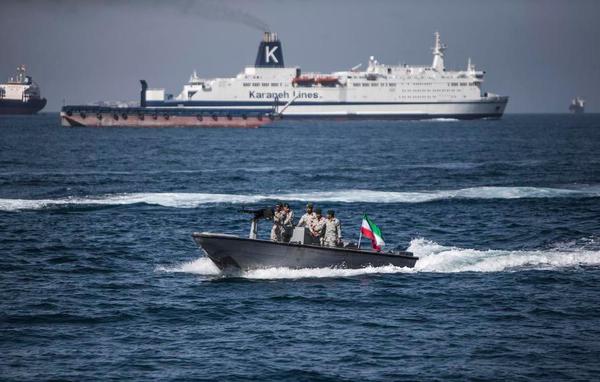 Iranian soldiers patrol the Strait of Hormuz in southern Iran, April 30, 2019. (Xinhua/Ahmad Halabisaz)