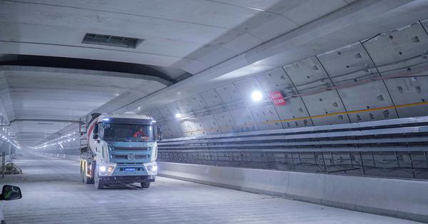 World's largest-diameter underwater shield tunnel achieves dual breakthrough in China